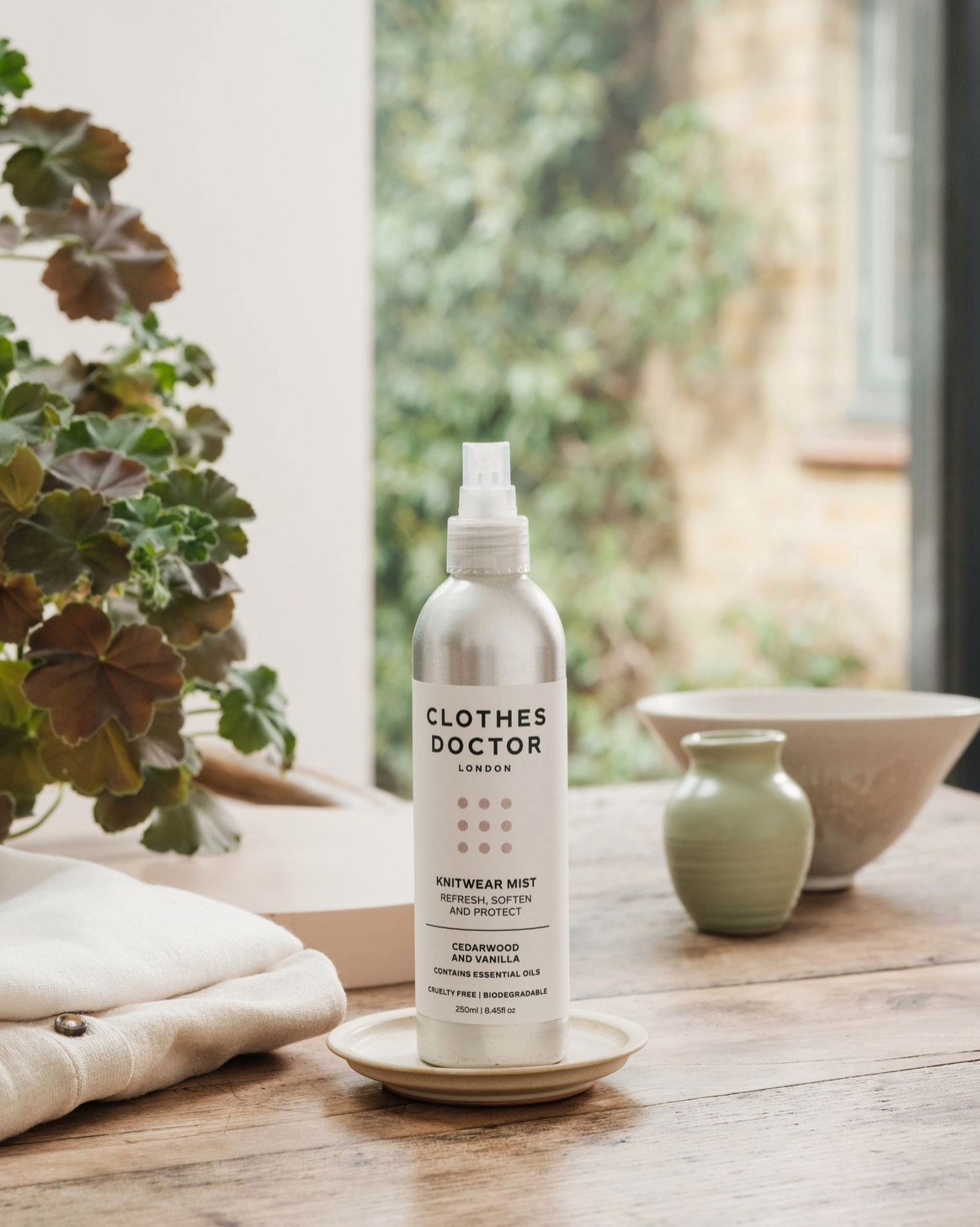 Clothes Doctor Knitwear Mist - Cedarwood and Vanilla