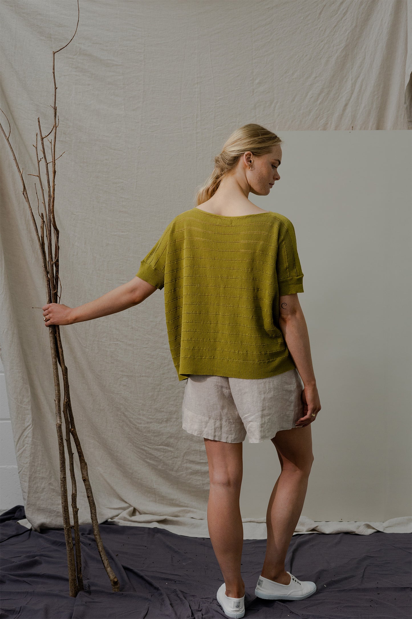 100% Organic Cotton/ Linen Tee - Size Small - Olive