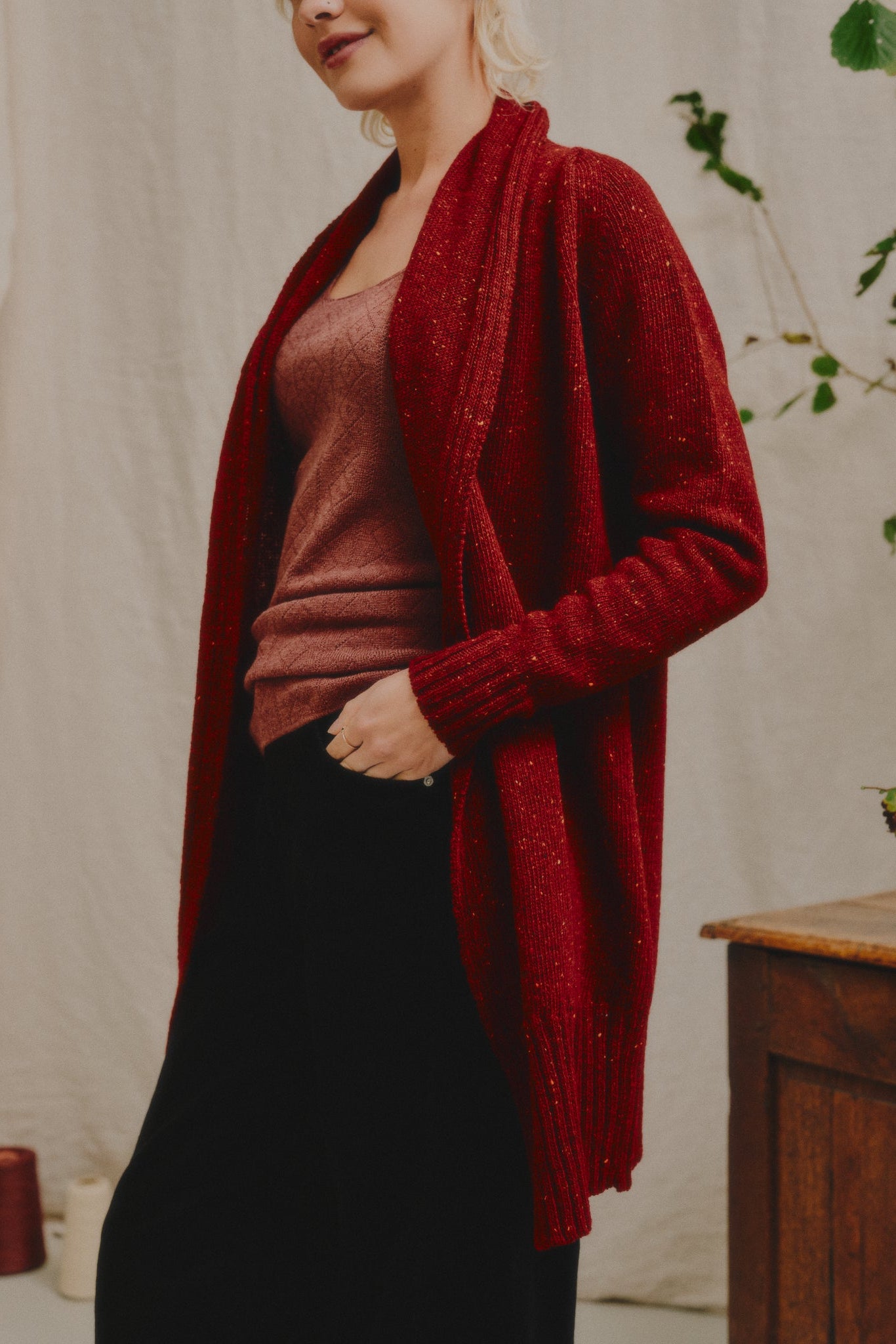 The Kent Donegal Cardigan in Brick Red | OUBAS display picture 1
