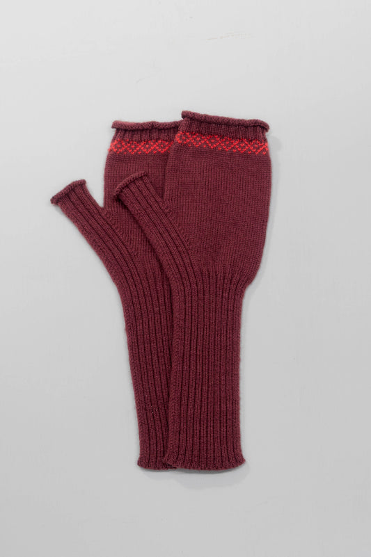 The Nora Mittens in Garnet/Berry