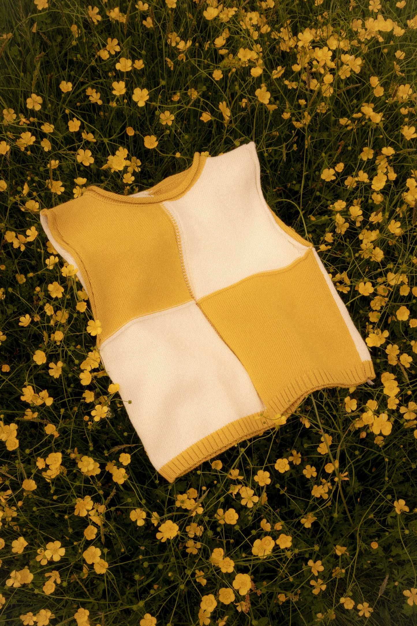 Organic Cotton Quadrant Vest in Lemon / Chalk