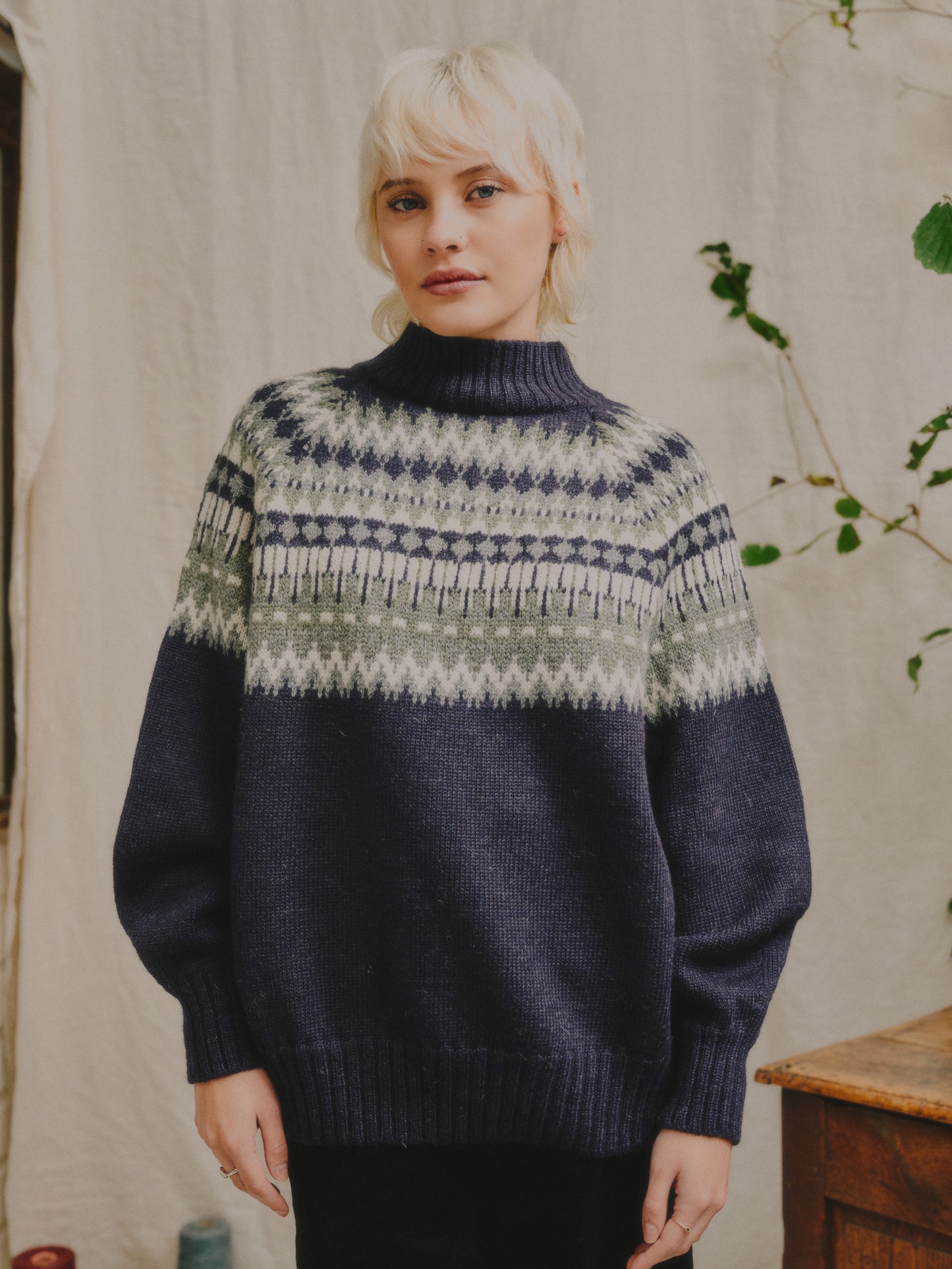 Fara British Wool Sweater in Navy