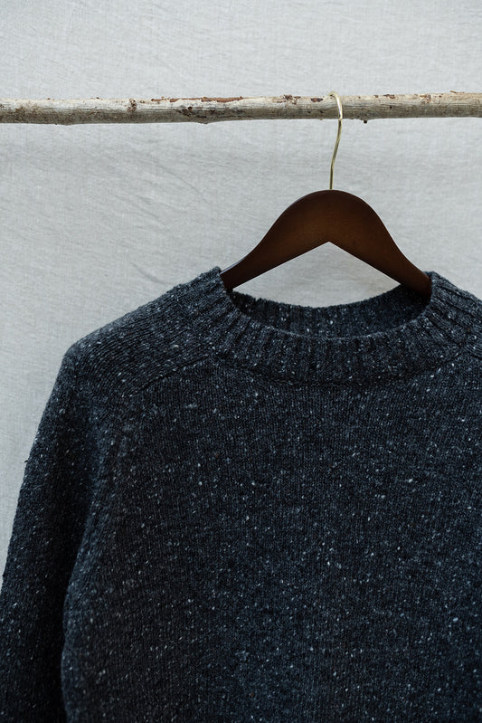 Men's Donegal Cable Sweater in Graphite