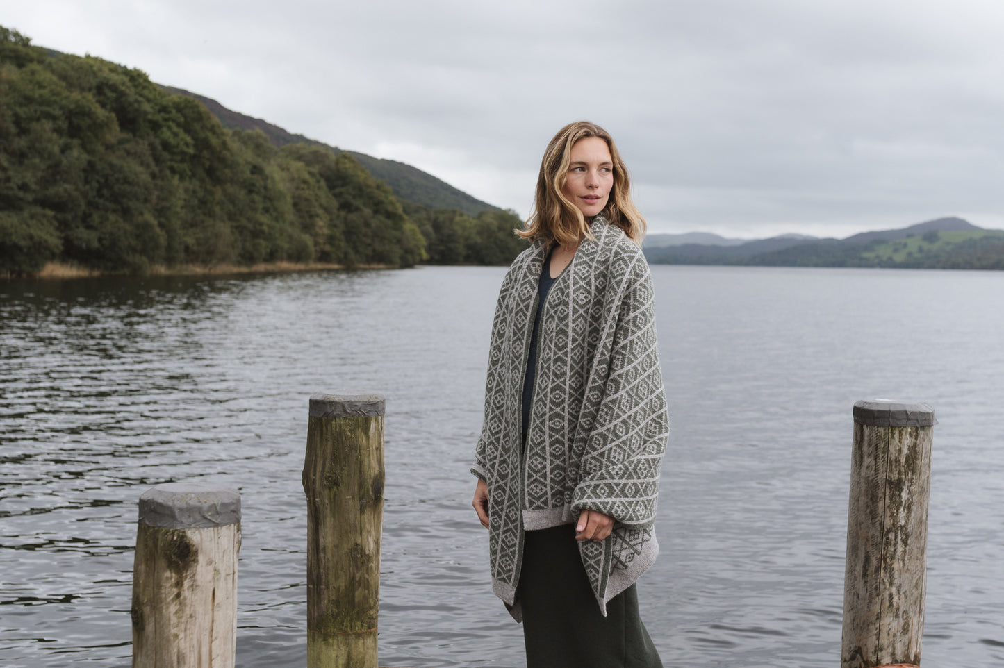 The Ruskin British Wool Jacquard Blanket in Sage Green / Grey