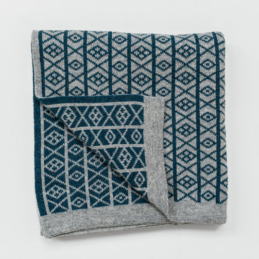 The Ruskin British Wool Jacquard Blanket in Kingfisher Blue / Grey